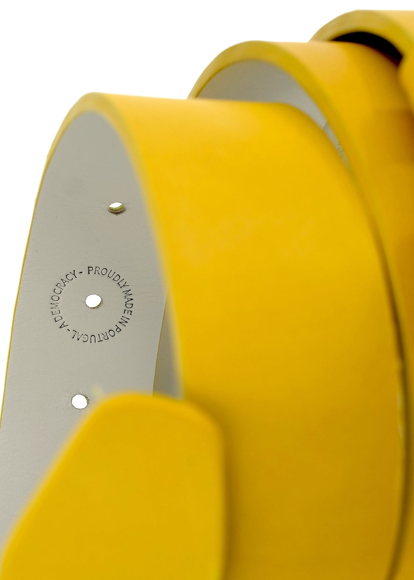 Interior view of Submarine Yellow belt with "Proudly Made in Portugal - A Democracy" stamp on light grey leather.